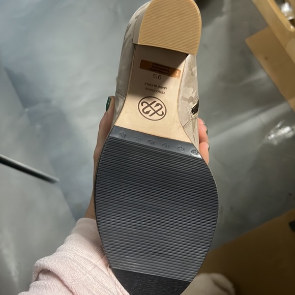 ROSS & SNOW RENATA WATERPROOF GENUINE SHEARLING BOOTIE TAN 9.5 - Picture 2 of 8